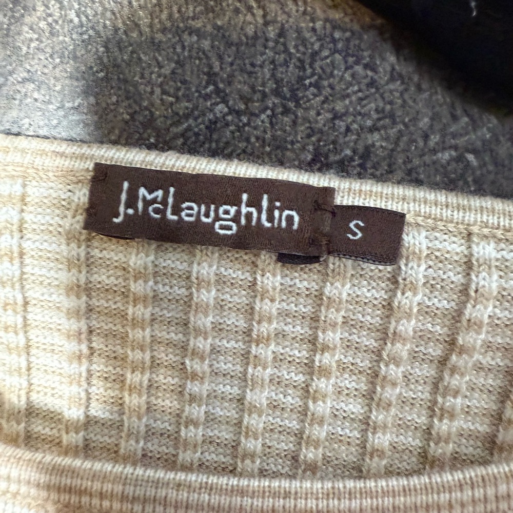 J. McLaughlin Button‎ Sleeve Top- Small - Picture 8 of 8
